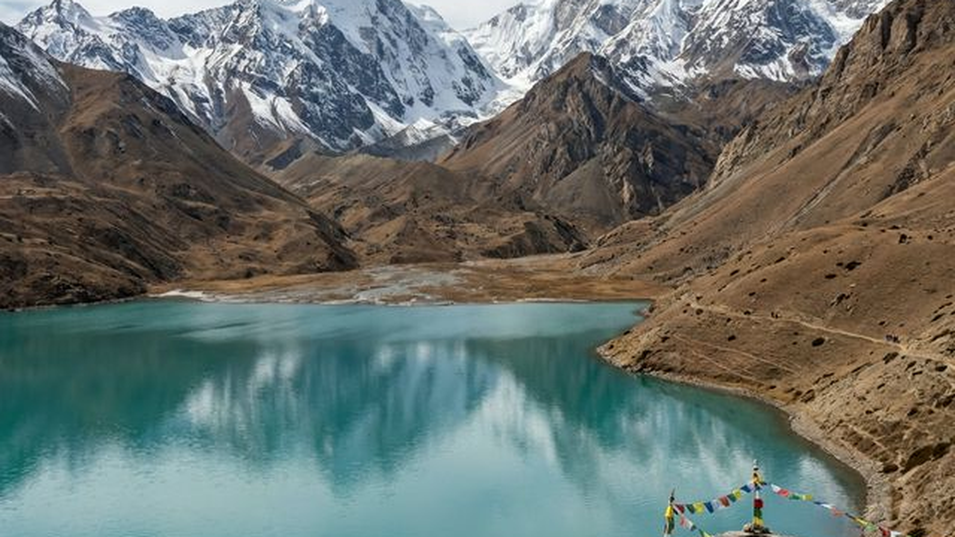 Turquoise Tilicho Lake